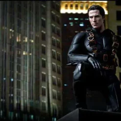 Promo ๐ Batman Begins Batman / Bruce Wayne Exclusive Collectible Figure Set ๐ฅฐ 9 Promo ๐ Batman Begins Batman / Bruce Wayne Exclusive Collectible Figure Set ๐ฅฐ -DC Comics Shop hottoysbatmanbeginsexclusive inset2